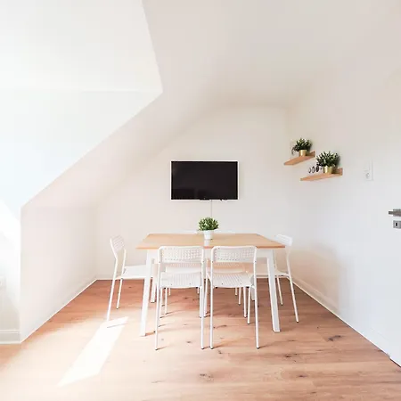 Daire Tolstov - 3 Attic - Kitchen - 5 Min To Messe Dus *