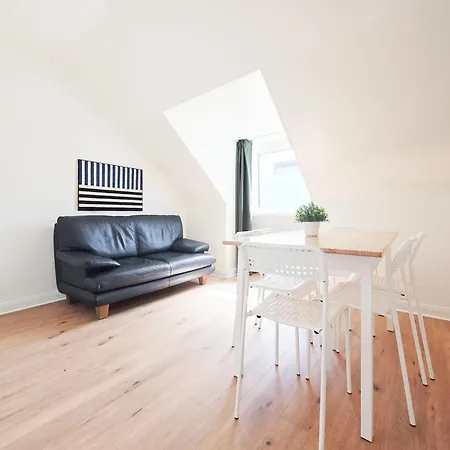 Daire Tolstov - 3 Attic - Kitchen - 5 Min To Messe Dus