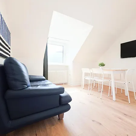 شقة Tolstov - 3 Attic - Kitchen - 5 Min To Messe Dus