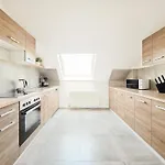 Tolstov - 3 Attic - Kitchen - 5 Min To Messe Dus Appartement