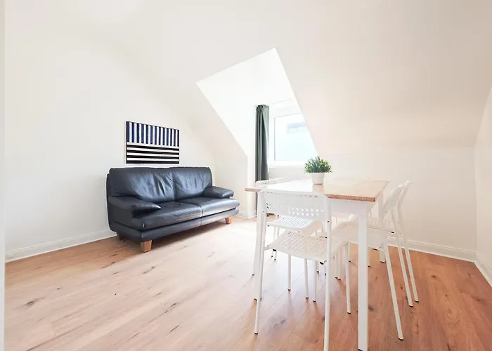 Apartman Tolstov - 3 Attic - Kitchen - 5 Min To Messe Dus